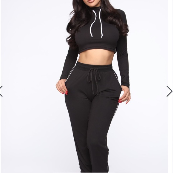 Fashion Nova crop set - Picture 3 of 3